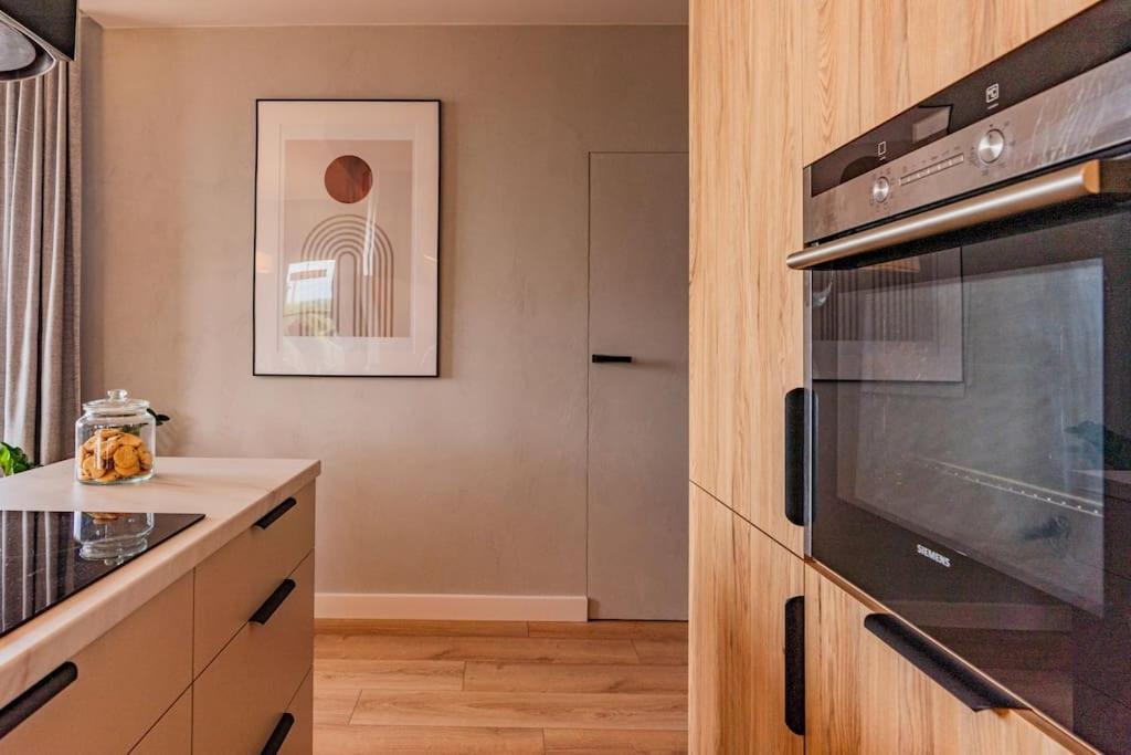 Apartament Na Grabiszynskiej Wroclaw Luaran gambar