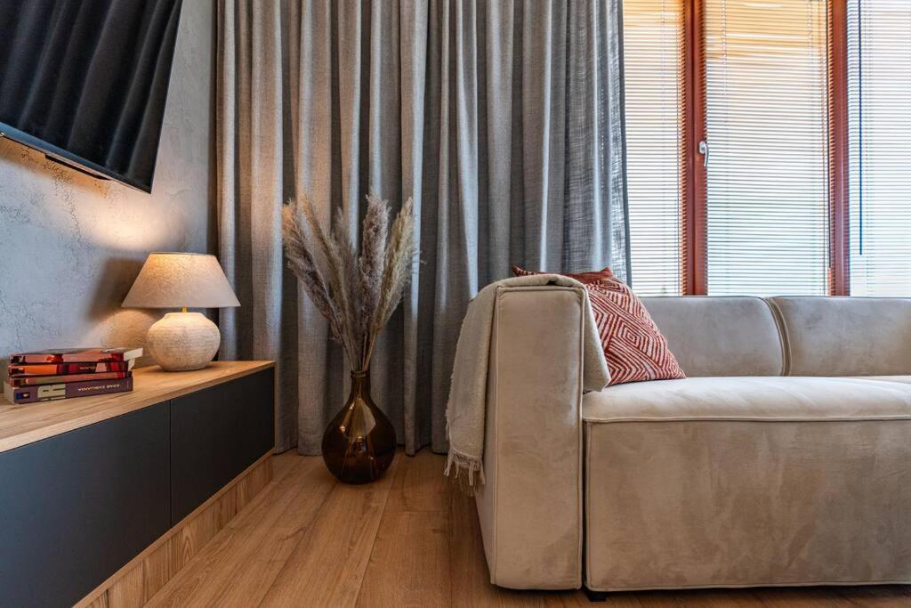 Apartament Na Grabiszynskiej Wroclaw Luaran gambar