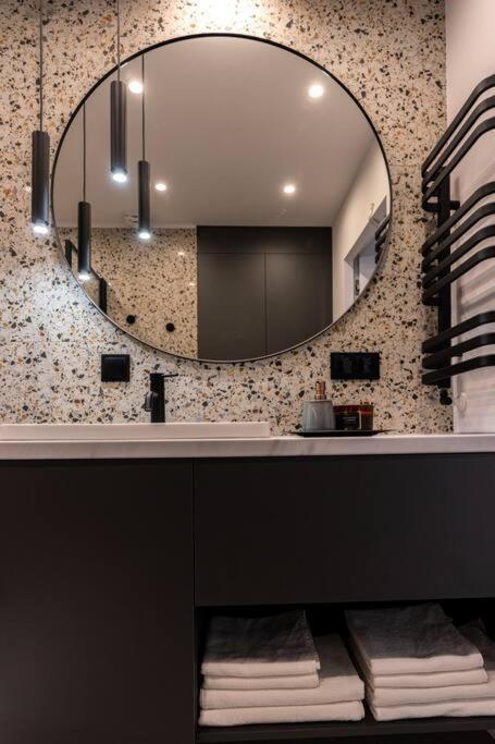 Apartament Na Grabiszynskiej Wroclaw Luaran gambar