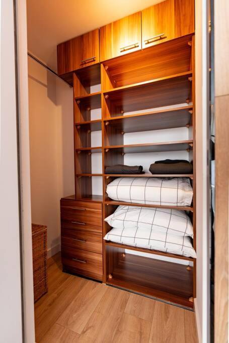 Apartament Na Grabiszynskiej Wroclaw Luaran gambar