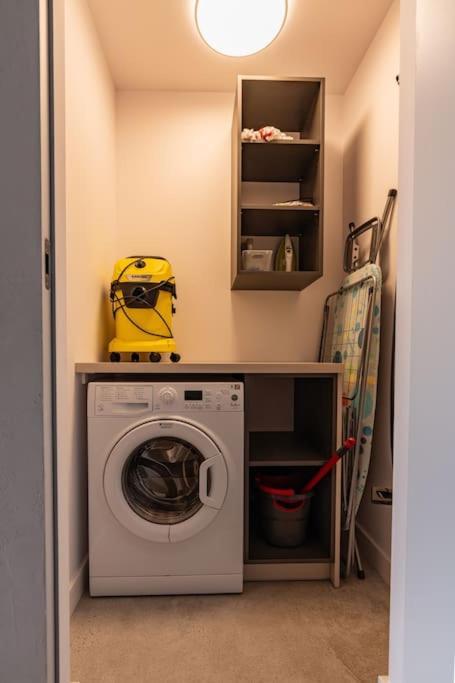 Apartament Na Grabiszynskiej Wroclaw Luaran gambar